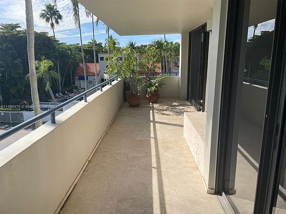 4th image of 21085 NE 34th Ave APT 306-1