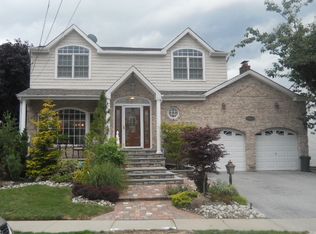 3128 Camden Ln, Merrick, NY 11566