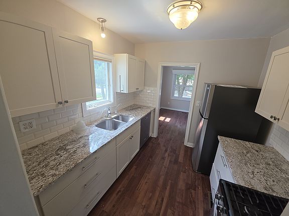 3rd image of 335 River St