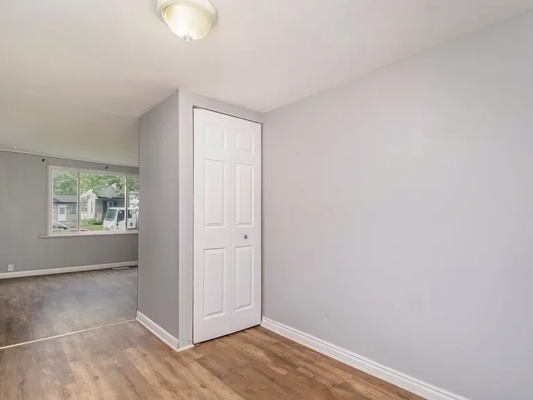 20954 Rensselaer St — Photo 10