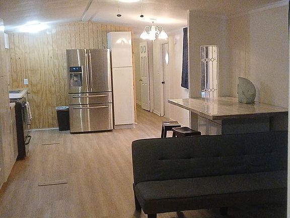 5th image of 11808 Krocus St
