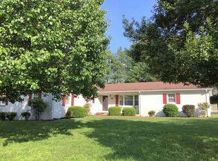 825 Apache Trl, McMinnville, TN 37110