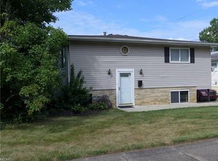 1233 Barcelona Dr, Akron, OH 44313
