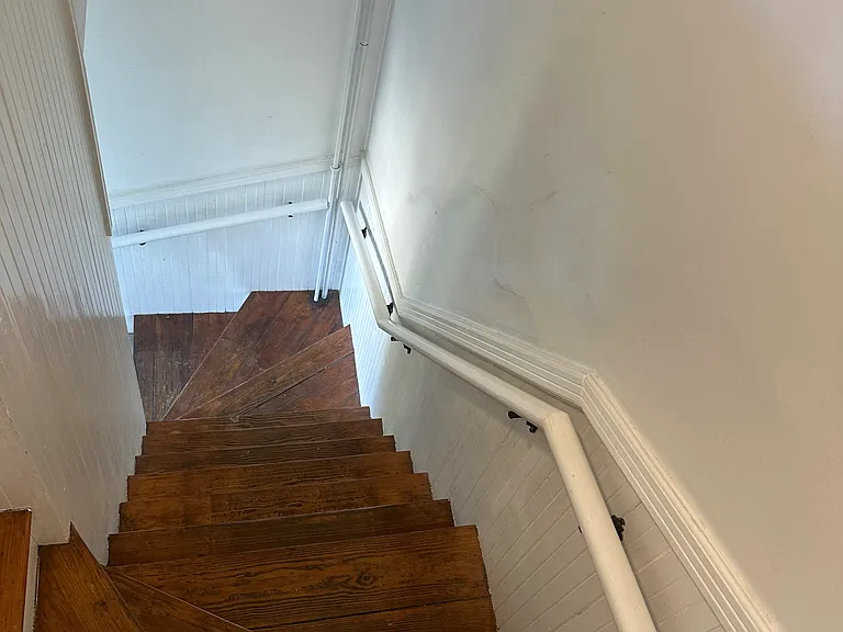 134 1/2 Kinsley St #2 — Photo 14