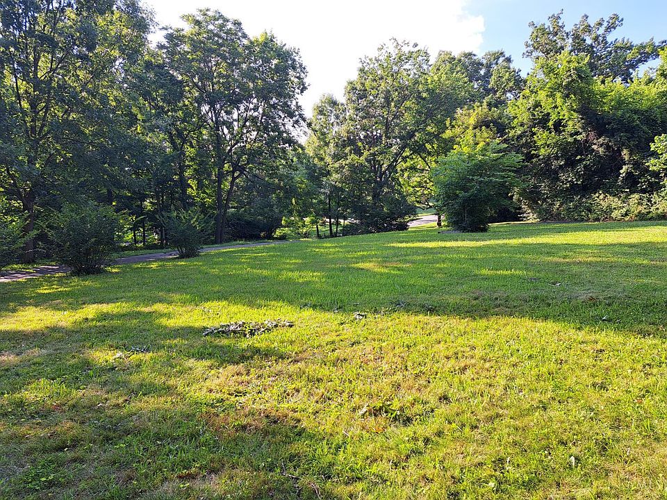 1st image of 0 Oakwood Dr