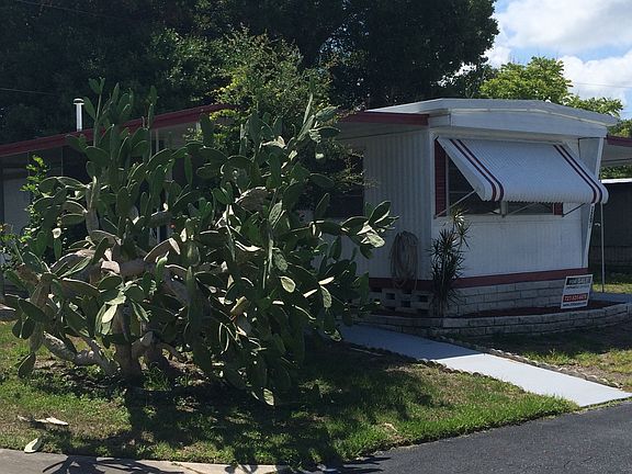 2nd image of 1207 Pekinese Dr