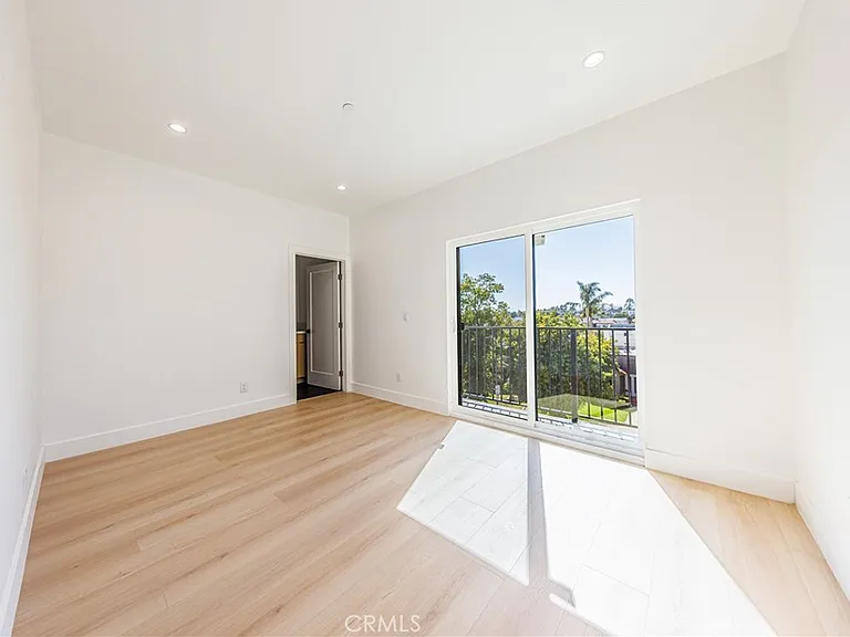 1332 S Longwood Ave #1 — Photo 39