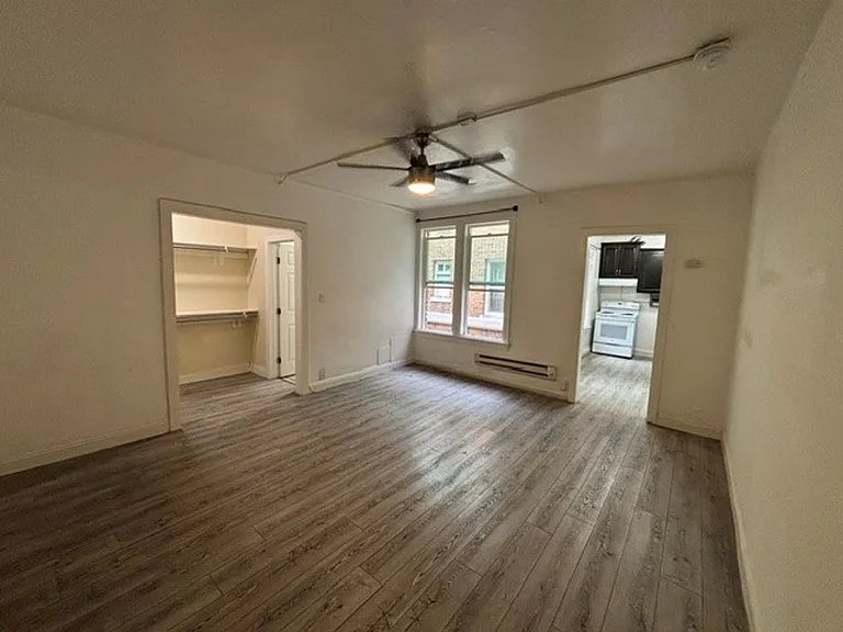 301 S. Kenmore — Photo 24