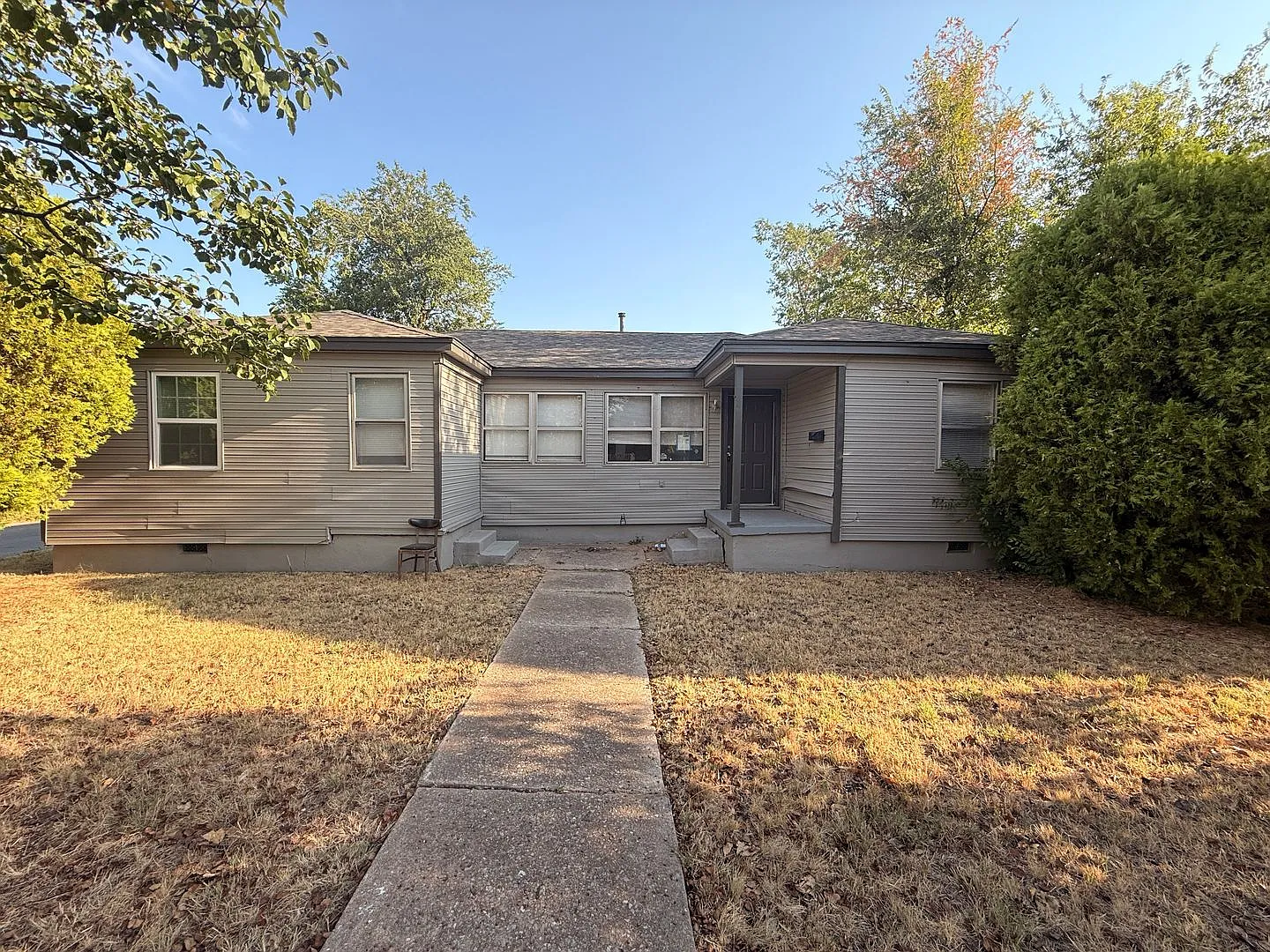 1529 Smith Ave — Photo 1