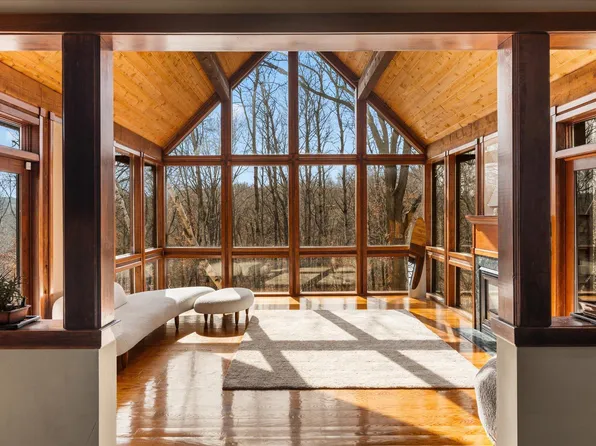 4020 Hosford Hills Rd, Eagan, MN 55123