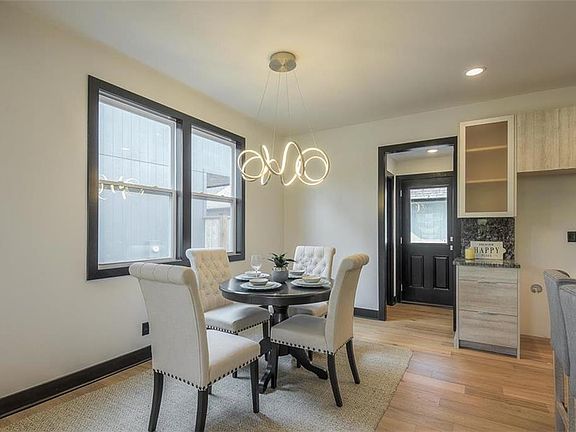 4th image of 2712 Campbell St