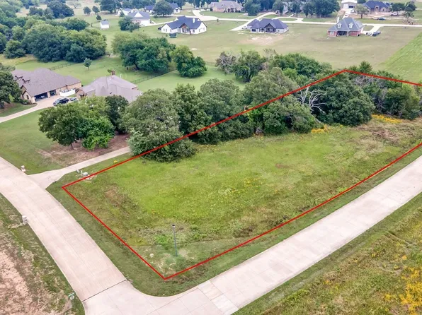 2100 Westview Dr, Wills Point, TX 75169