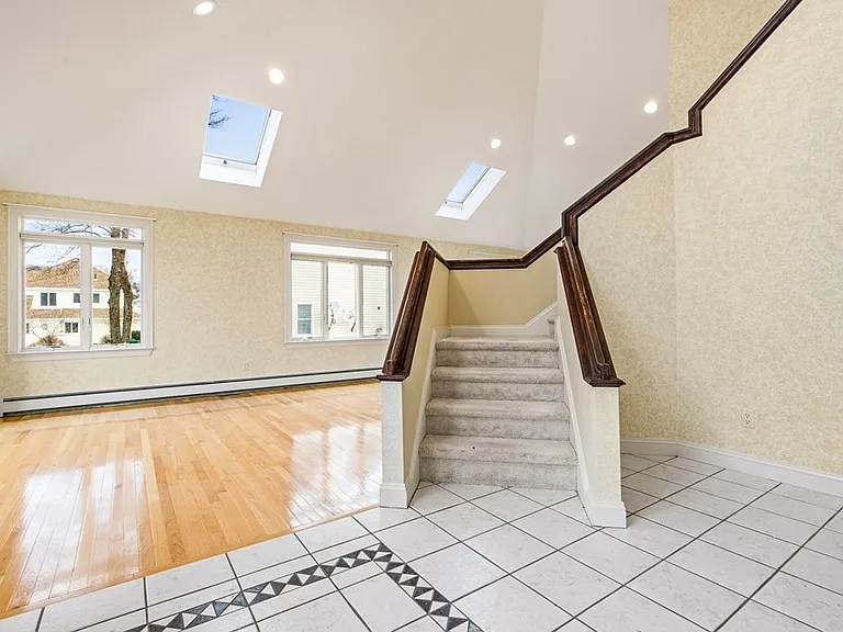 42 Oak Bluff Cir — Photo 10