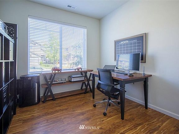 3rd image of 15420 79th Ave E