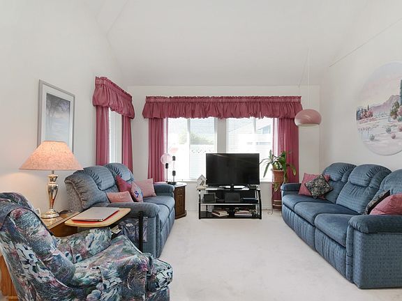 5th image of 8485 Young Rd #218