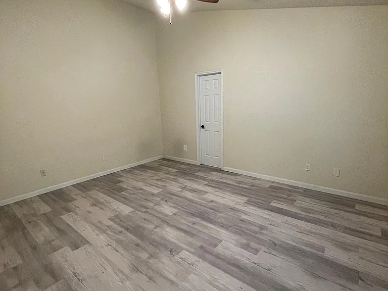13719 Cambourne Dr — Photo 12