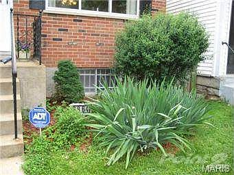 3rd image of 3865 Fairview Ave
