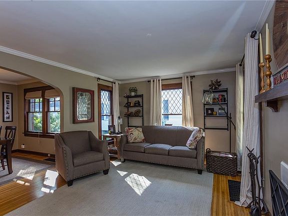 2nd image of 5853 N Haverford Ave