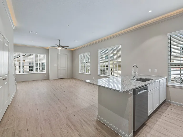 Peninsula Kitchen & Breakfast Bar (Plan 3191)