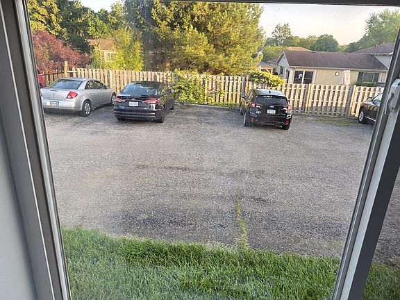 2nd image of 1832 Hewitt Ave