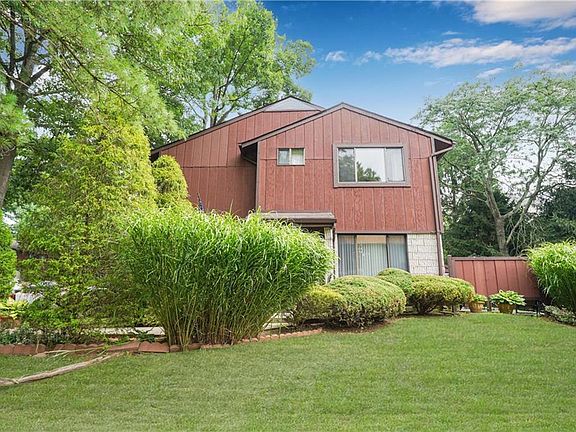 2nd image of 87 Stone Ln #118