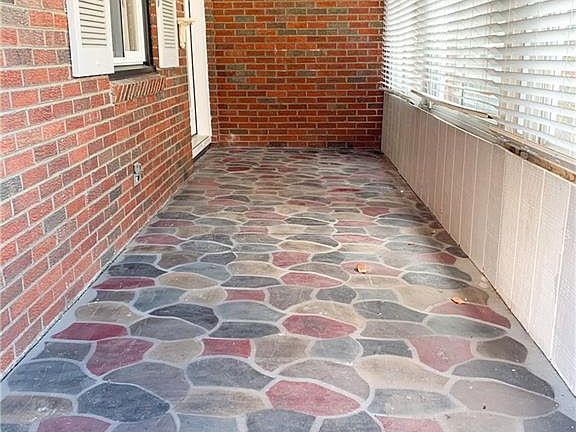 5th image of 2212 Middlesex Dr