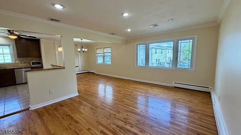 3 bed, 1.0 bath, $2,950 — Photo 2