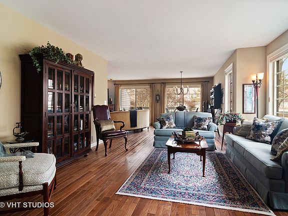 3rd image of 1510 N Saint Marks Pl