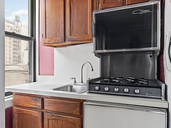 4th image of 230 W End Ave #7B