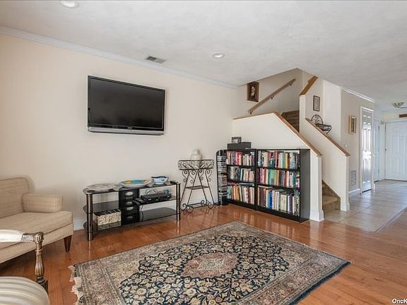 3rd image of 79 Stratford Ct #79