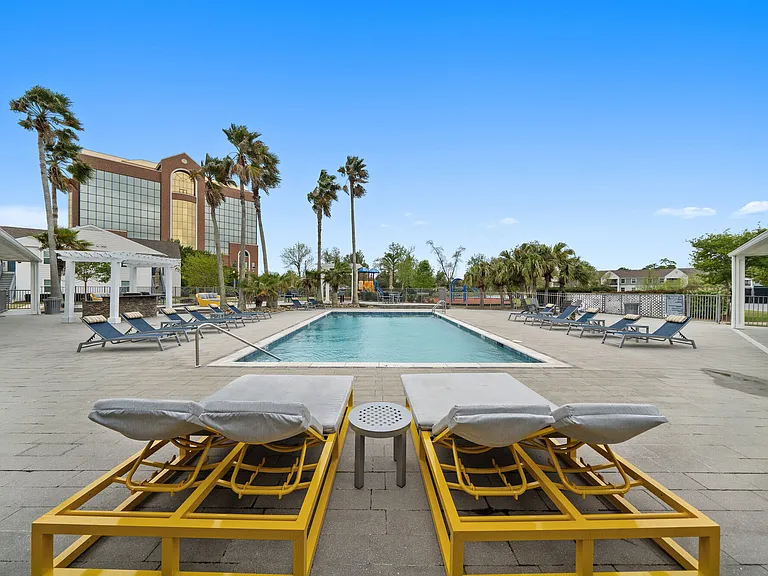 Stanford Pointe — Photo 17