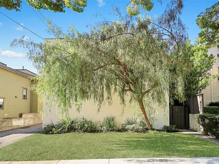 231 S Catalina Ave #6 — Photo 24