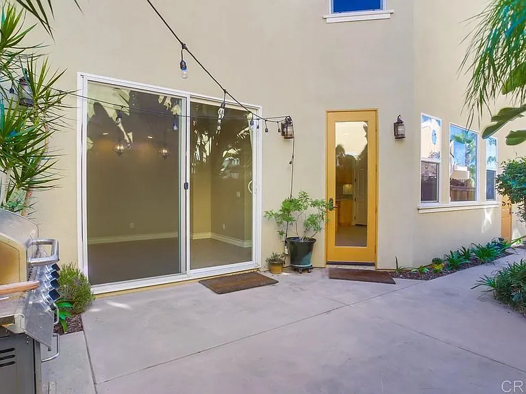 421 N Cedros Ave N — Photo 44