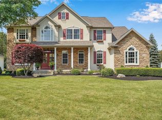 69 Hazelwood Ln, Grand Island, NY 14072