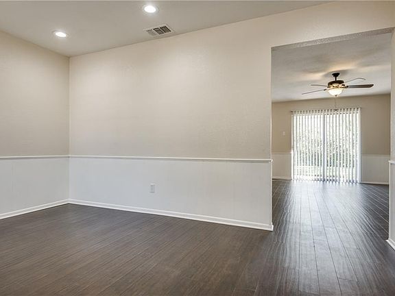5th image of 2520 Mossglen Dr