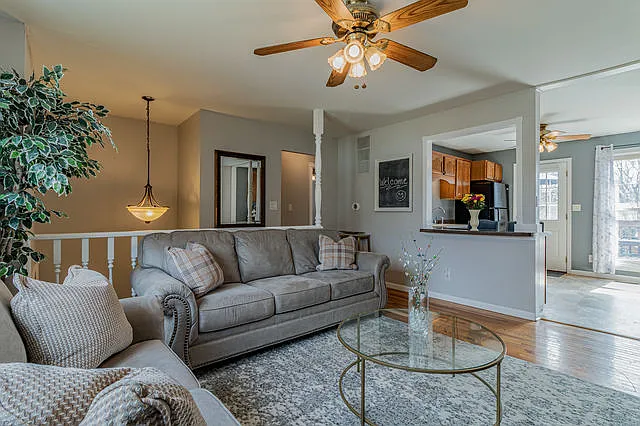 2513 Arden Dr — Photo 4