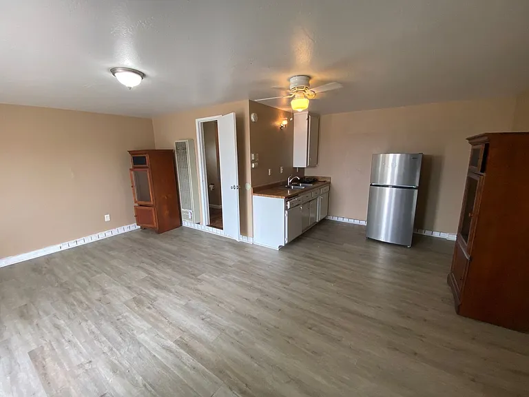 593 Venus Ave — Photo 4
