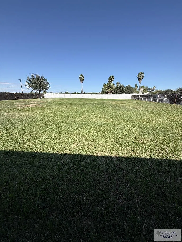 3 bed, 2.5 bath, 2937 sqft, $3,000 — Photo 2
