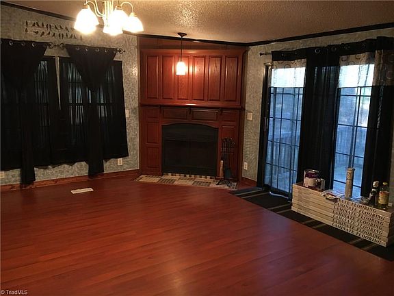 3rd image of 158 Wendi Dr