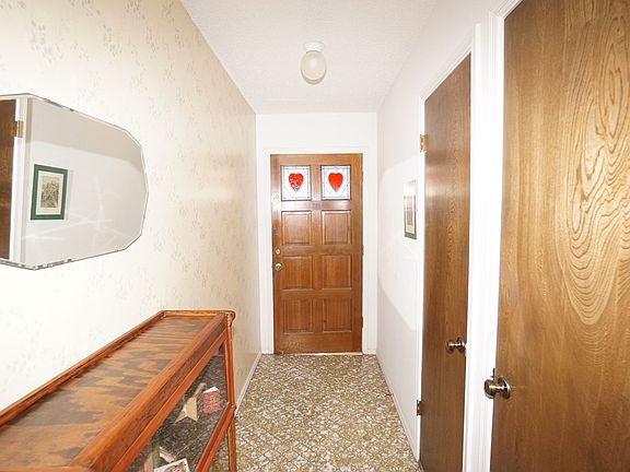 4th image of 1332 Pagewood Ave