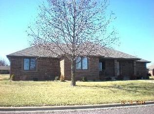 401 Sequoia Dr, Nixa, MO 65714