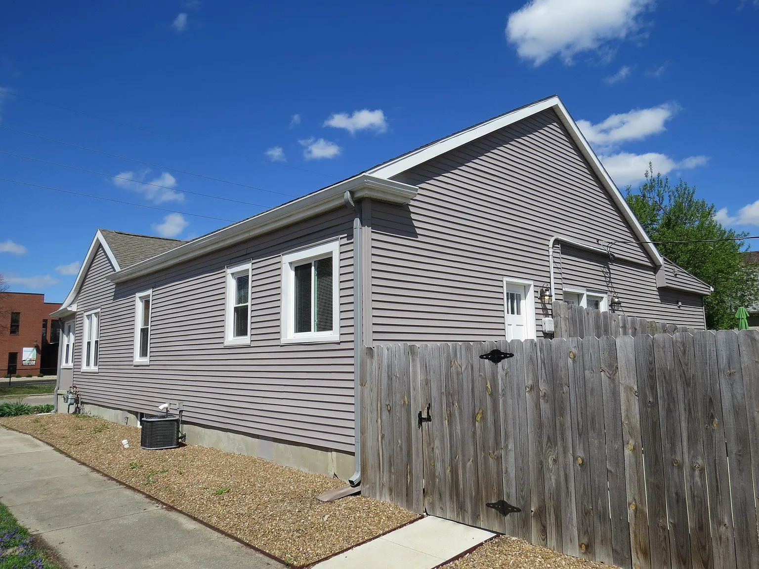 1 bed, 750 sqft, $995 — Photo 3