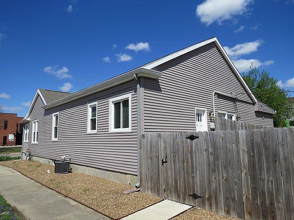 3rd image of 801 4th St