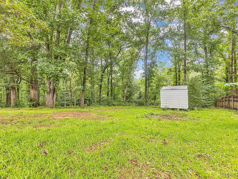 140 Livingston Cir — Photo 43