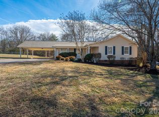 2596 Prince Dr, Lincolnton, NC 28092