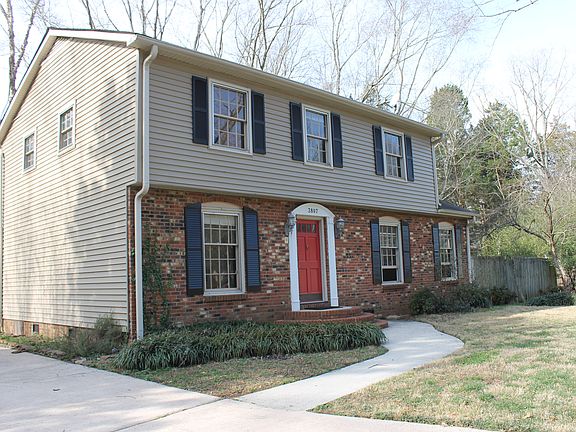 3rd image of 3807 Dunlanwood Cres