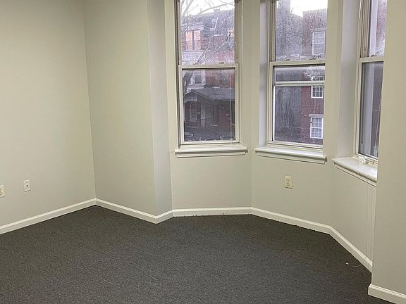 5th image of 2355 N Park Ave