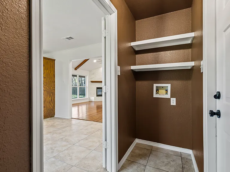 170 N Meadowbrook Dr — Photo 15