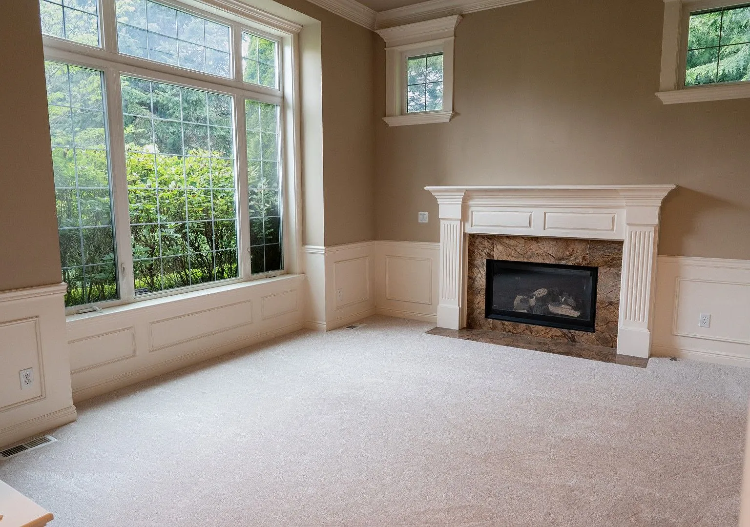 5bd/3.5ba Sammamish Home — Photo 3