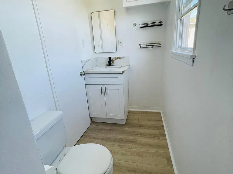 2540 7th St #8 — Photo 6